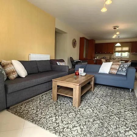 Eleni'S Holiday Home Kalamata Exterior photo
