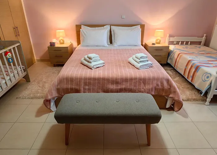 Eleni\'S Holiday Home